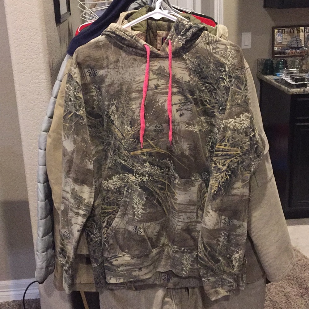 Girls Realtree Hoodie - Picture 1 of 4